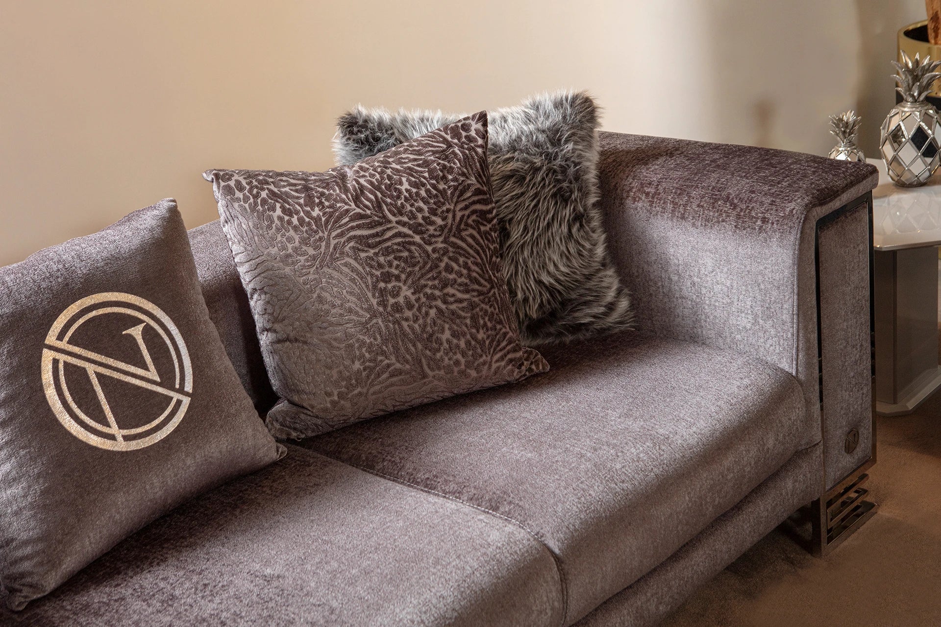 Leon Modern Sofa Set