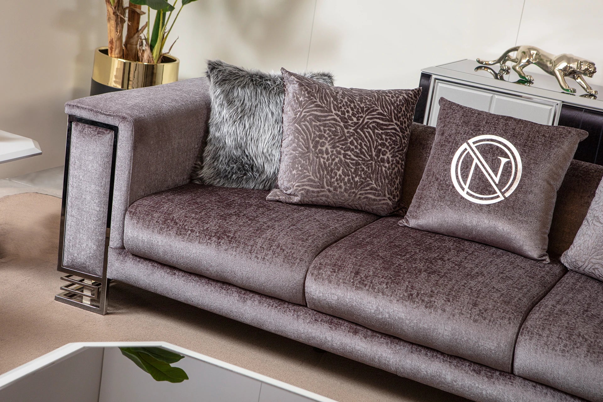 Leon Modern Sofa Set